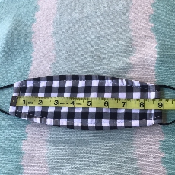 Lot of 4 Christmas Shoppe Holiday Print Cloth Face Masks Adjustable - Picture 11 of 13